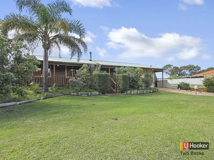 7 Fawkner Road, Two Rocks WA 6037