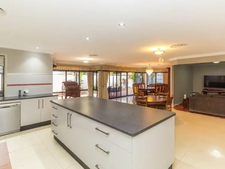 86 Woodlark Crescent, Parkinson QLD 4115
