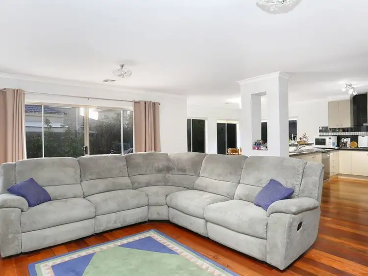 Seventh view of Homely house listing, 10 Bloomingdale Court, Sanctuary Lakes VIC 3030