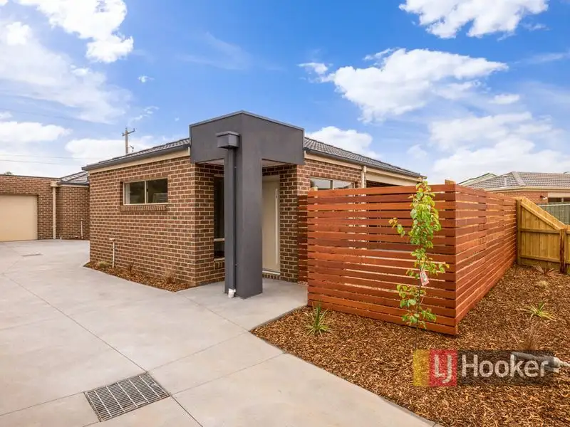 Main view of Homely unit listing, 1/8 Carmarthen Close, Werribee VIC 3030