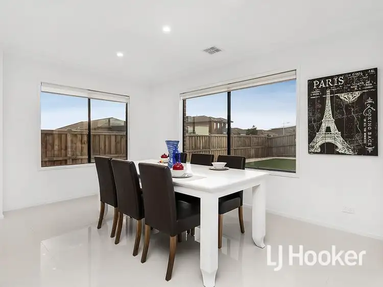 Fifth view of Homely house listing, 32 Spectacle Crescent, Point Cook VIC 3030