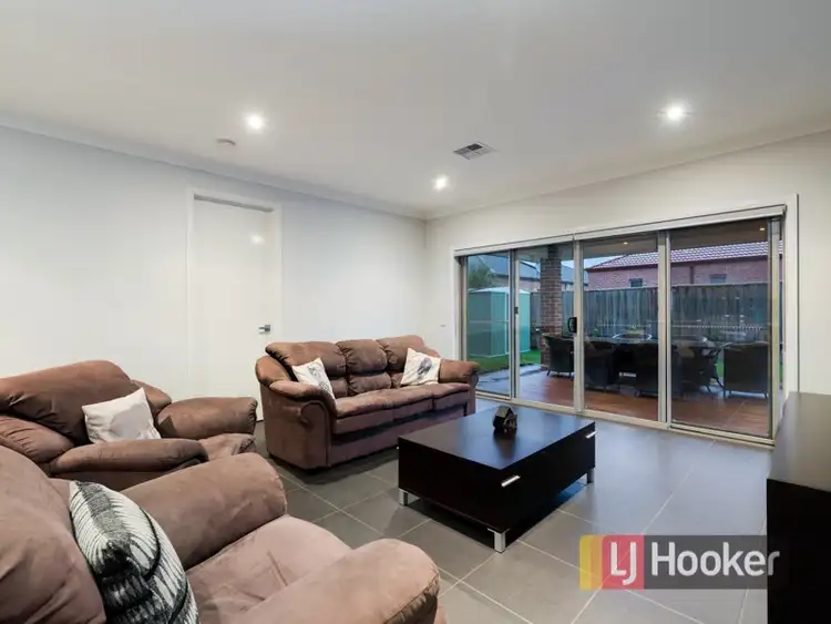 Fifth view of Homely house listing, 6 Silverleaf Crescent, Officer VIC 3809