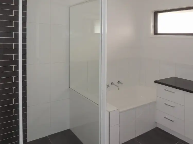 Fifth view of Homely house listing, 14 Ellwood Court, Swan Hill VIC 3585