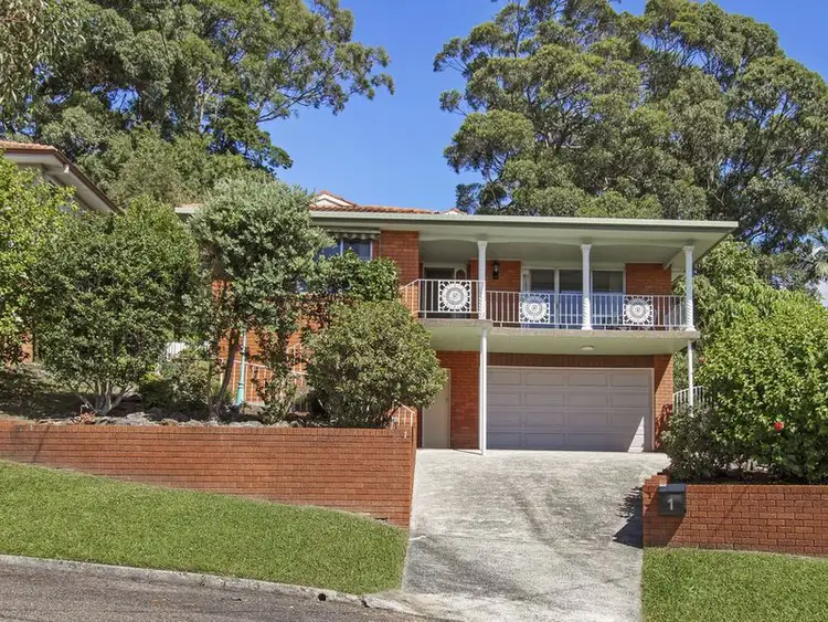1 Lorraine Avenue, Point Clare NSW 2250