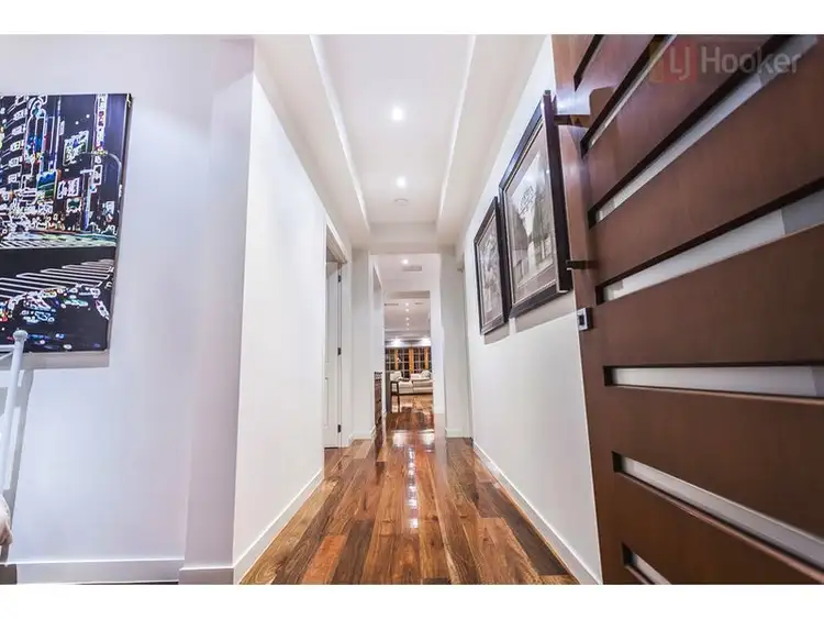Second view of Homely house listing, 39 Mallard Cct, Craigieburn VIC 3064
