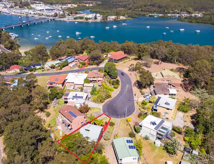 6 Penthouse Place, North Batemans Bay NSW 2536