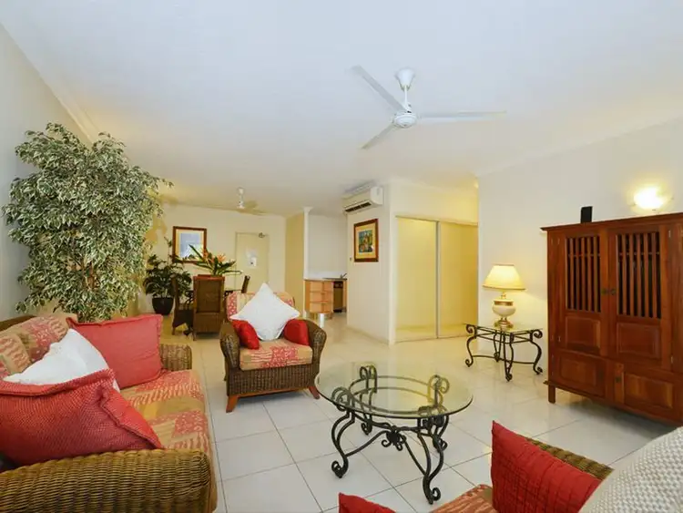 1734/2 Greenslopes Street