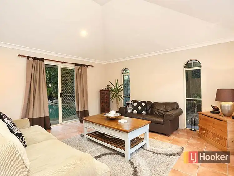 Fifth view of Homely house listing, 10 Quetta Close, Carindale QLD 4152