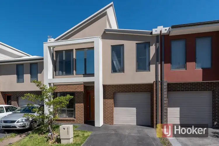 2/180 Henry Road, Pakenham VIC 3810