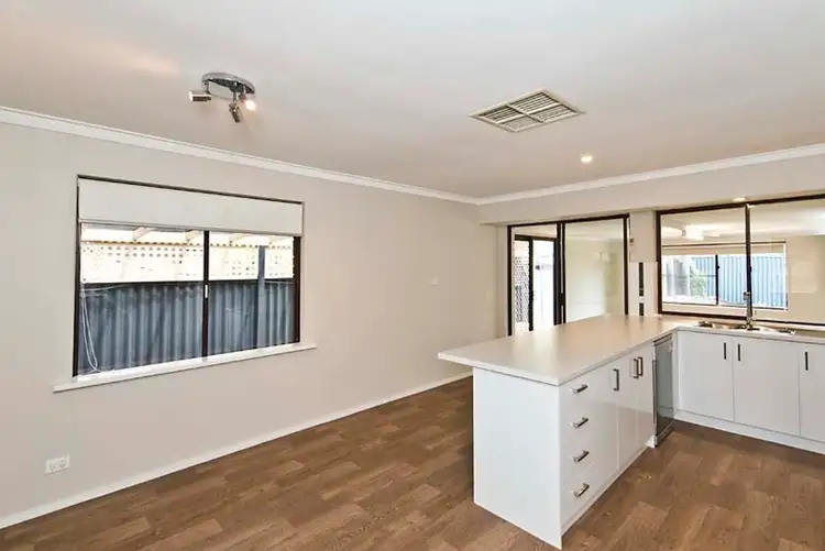 Fourth view of Homely house listing, 6 Beechcroft Place, Camillo WA 6111