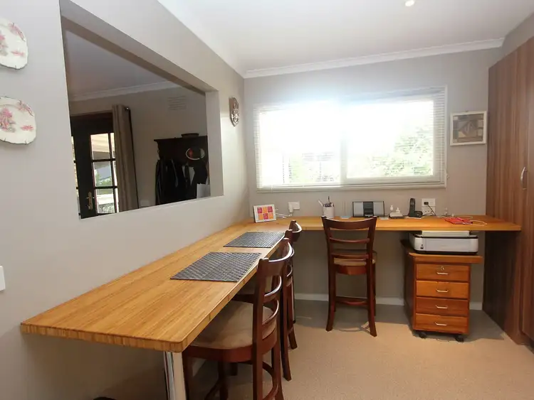 Fifth view of Homely house listing, 10 Chatswood Avenue, Langwarrin VIC 3910