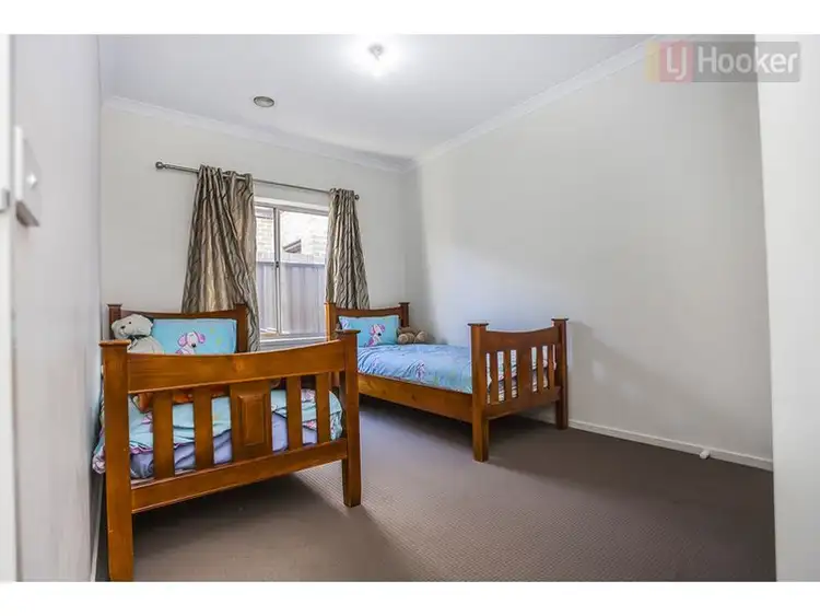 Seventh view of Homely house listing, 33 Biltmore Crescent, Roxburgh Park VIC 3064