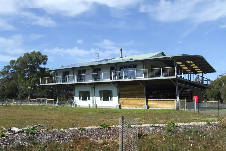813 Reids Road, Binalong Bay TAS 7216