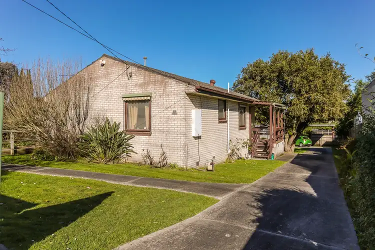 33 Lynn Drive, Ferntree Gully VIC 3156