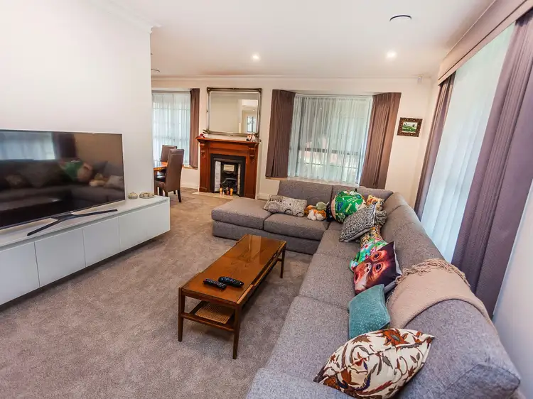 Sixth view of Homely house listing, 1 Hull Court, Greenvale VIC 3059