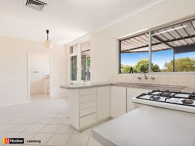 Fifth view of Homely house listing, 35 Abbott Way, Swan View WA 6056
