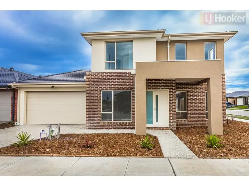 Main view of Homely townhouse listing, 7 Dashing Rd, Craigieburn VIC 3064