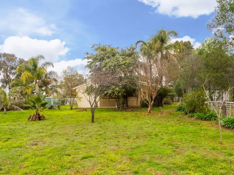 98 Noonbinna Road, Cowra NSW 2794