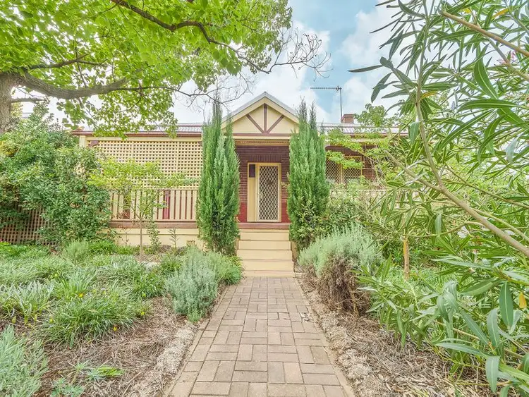 53 Darling Avenue, Cowra NSW 2794