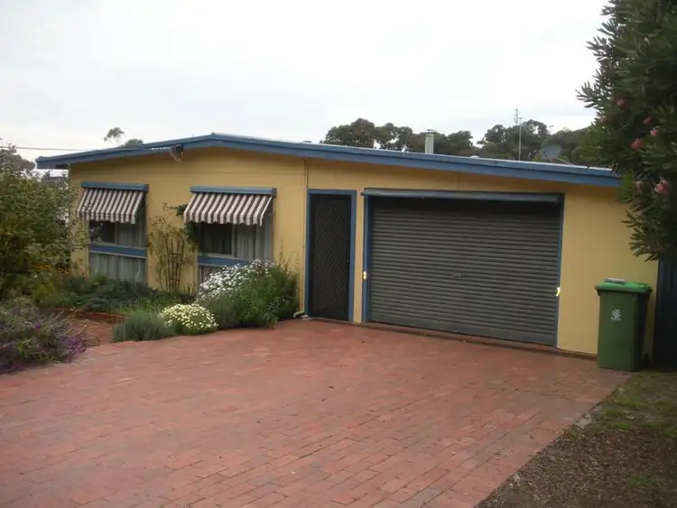 10 Laughtons Road, Lakes Entrance VIC 3909