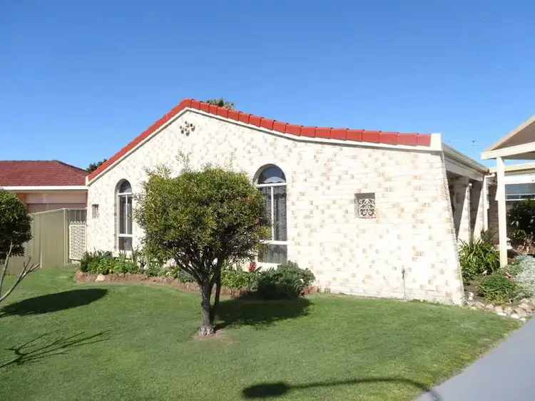5 Colin Place, Forster NSW 2428