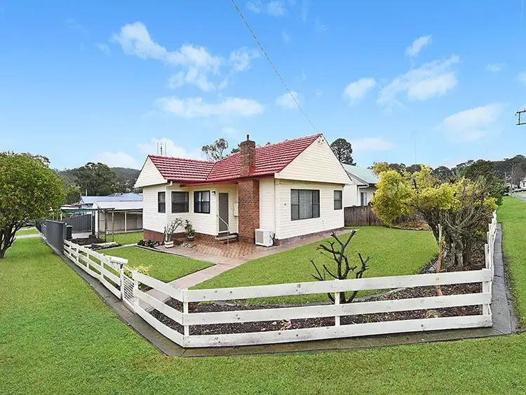 24 Laxton Crescent, Belmont North NSW 2280