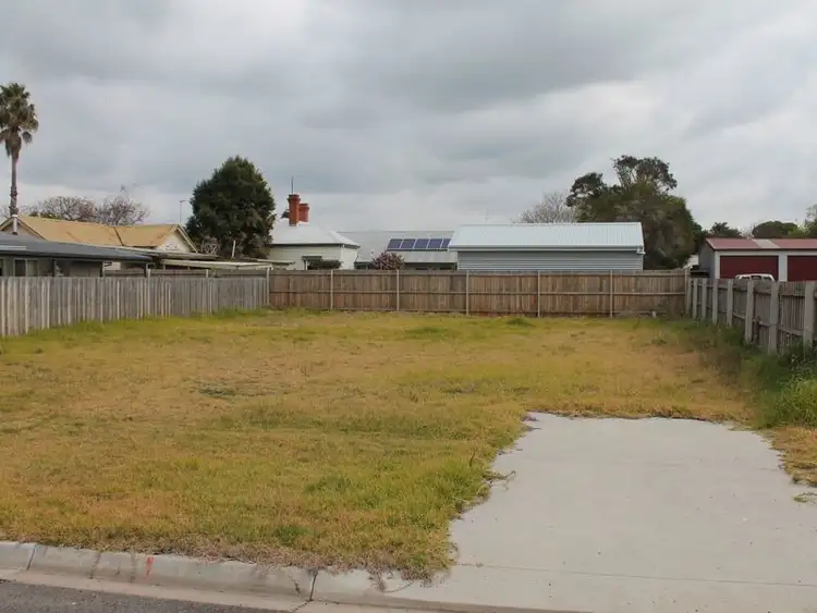 8 Ligar Street, Bairnsdale VIC 3875