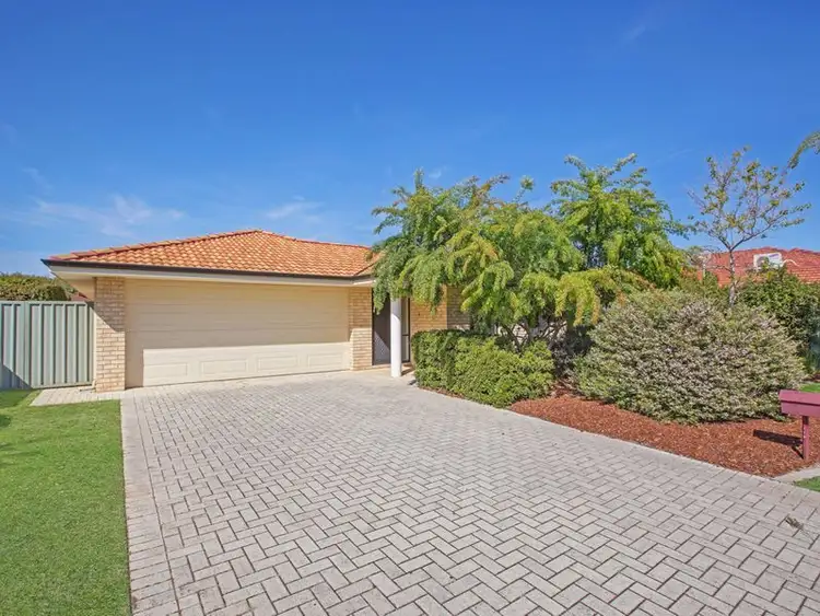 4 Rendell Avenue, Atwell WA 6164