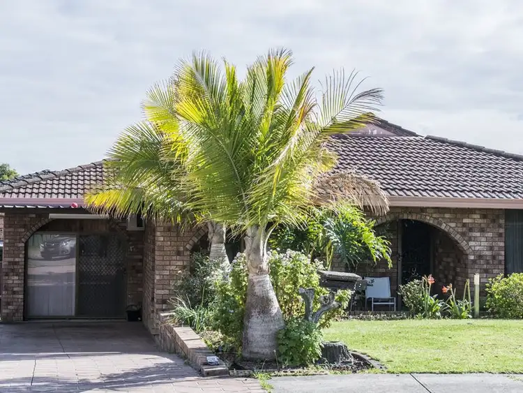 5 Silky Close, Bossley Park NSW 2176