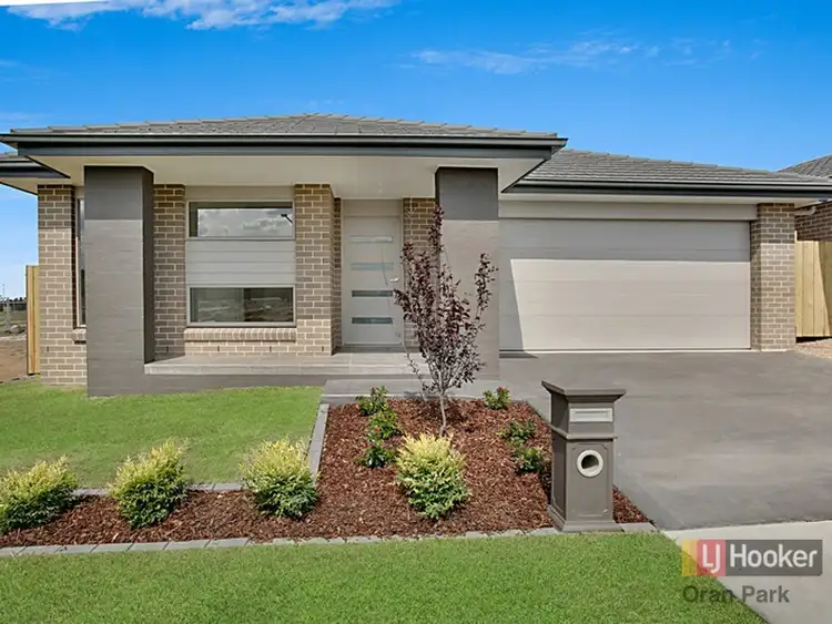 10 Williamson Street, Oran Park NSW 2570