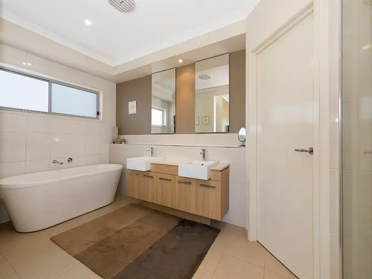Seventh view of Homely house listing, 4 Kauri Pine Close, Moggill QLD 4070