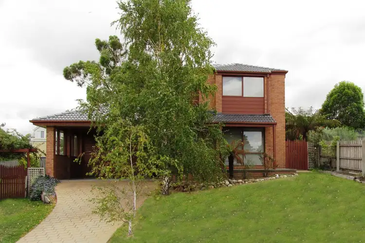 6 Hugh Court, Bairnsdale VIC 3875