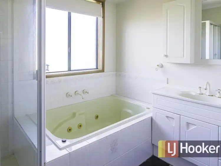 Sixth view of Homely unit listing, 1/10 Topaz Place, Narre Warren VIC 3805