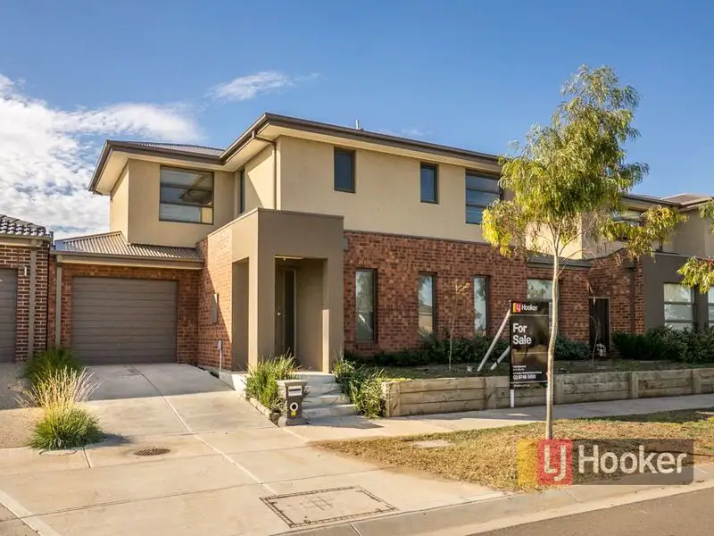 Main view of Homely townhouse listing, 51 Greenleaf Circuit, Tarneit VIC 3029