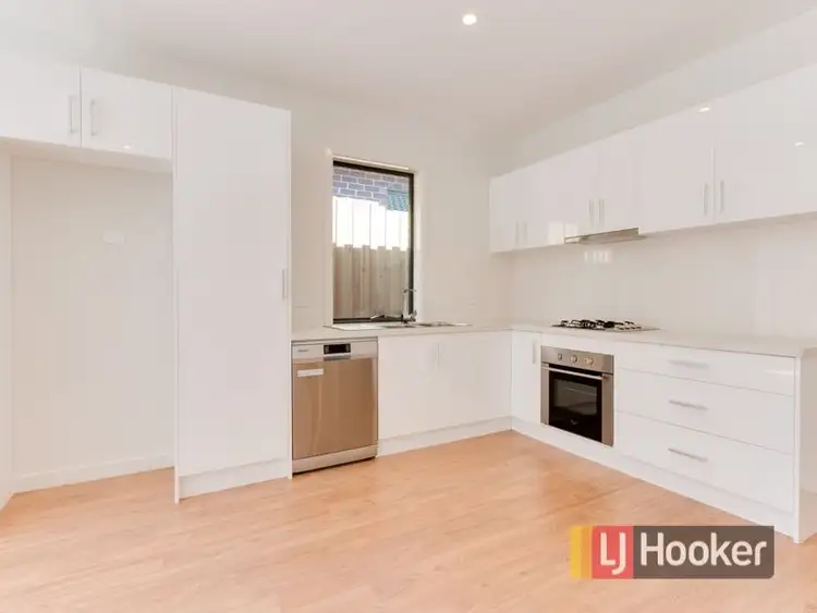 Fourth view of Homely house listing, 2/10 Myrtle Grove, Doveton VIC 3177