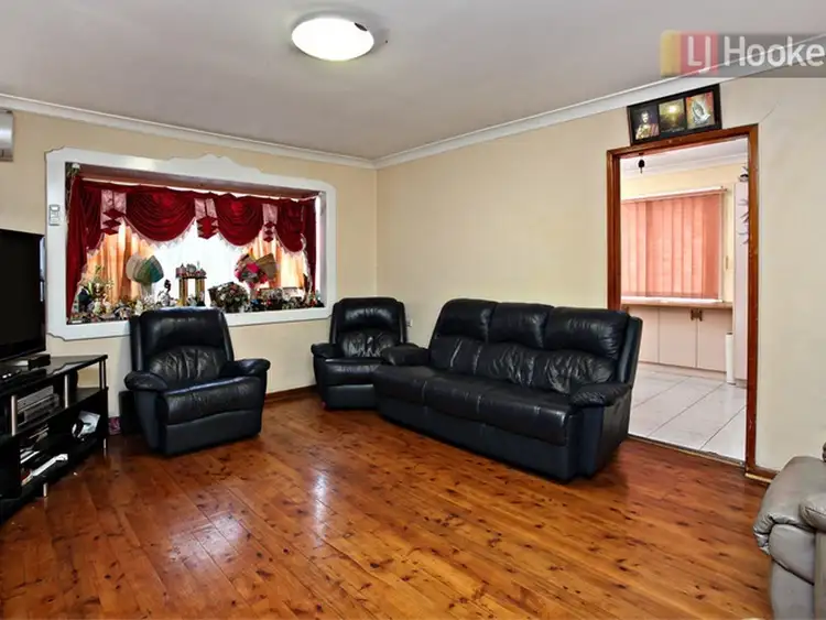 Third view of Homely house listing, 86 Lucena Crescent, Lethbridge Park NSW 2770