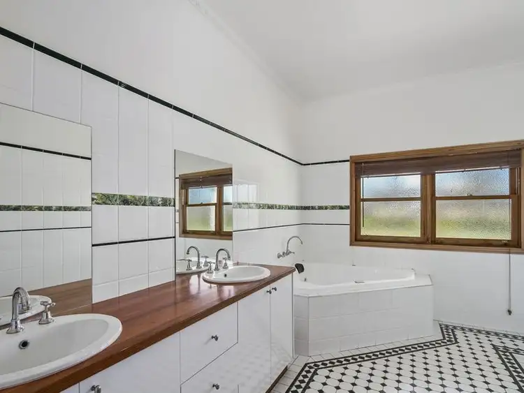 Third view of Homely house listing, 2B Finegan Court, Sale VIC 3850