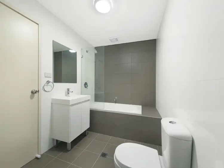 Fifth view of Homely apartment listing, 2/272-276 Railway Tce, Guildford NSW 2161
