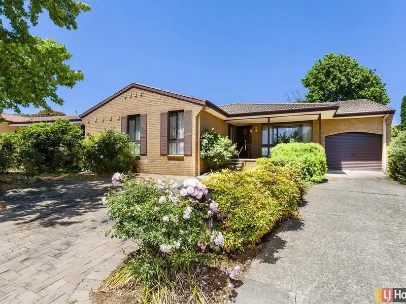 Main view of Homely house listing, 5 Hunt Place, Queanbeyan NSW 2620