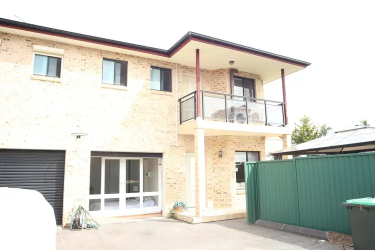 3/140 Boronia Road, Greenacre NSW 2190