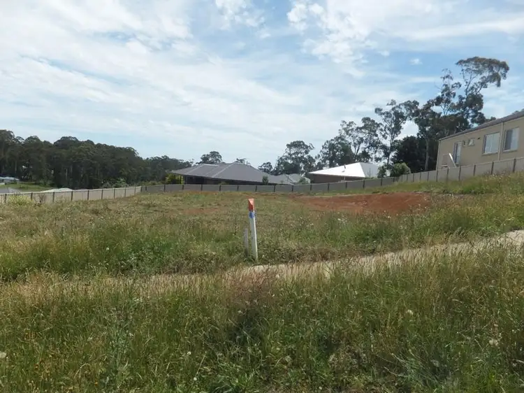 6 Waterford Court, Drouin VIC 3818