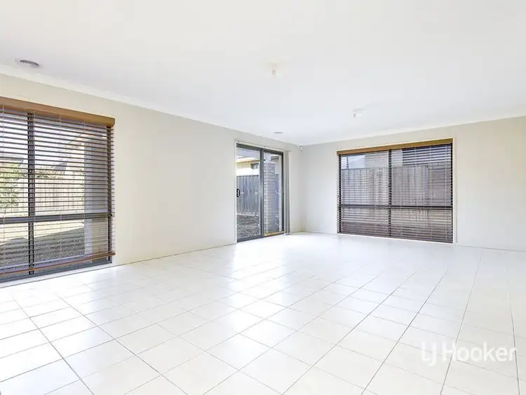 Fifth view of Homely house listing, 166 Sanctuary Lakes South Boulevard, Sanctuary Lakes VIC 3030