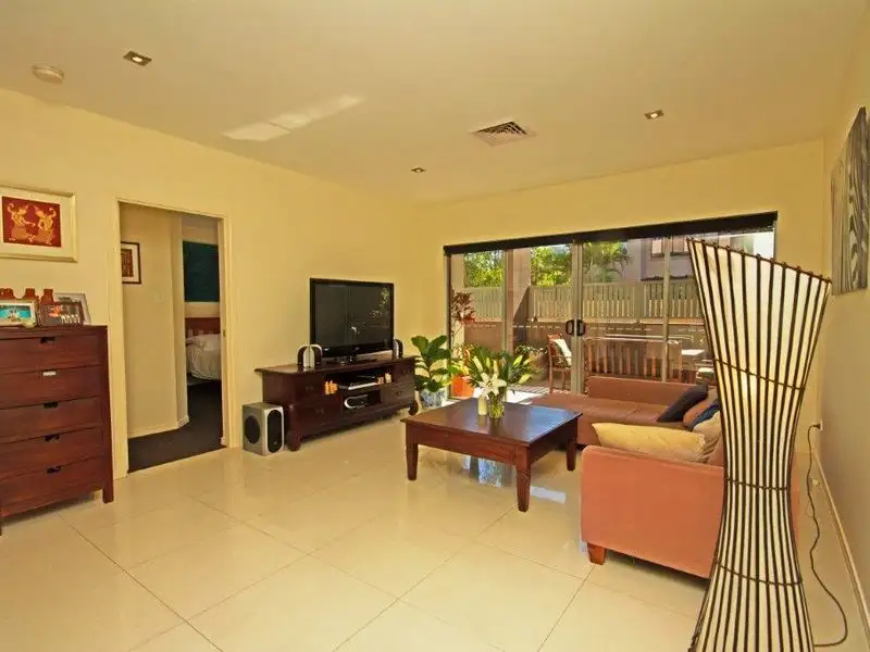 Main view of Homely unit listing, 1/215 Wellington Road, Kangaroo Point QLD 4169