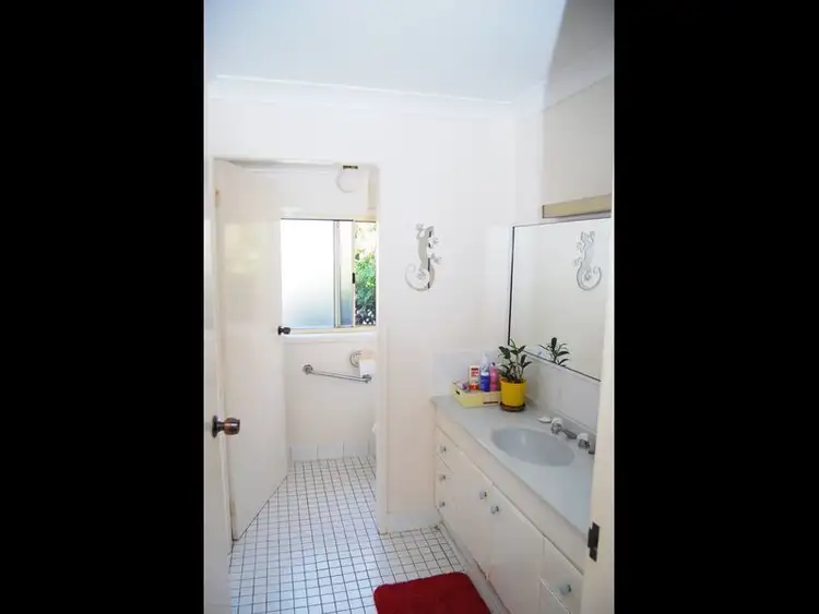 Fifth view of Homely villa listing, 2/4 Mann Close, Coffs Harbour NSW 2450