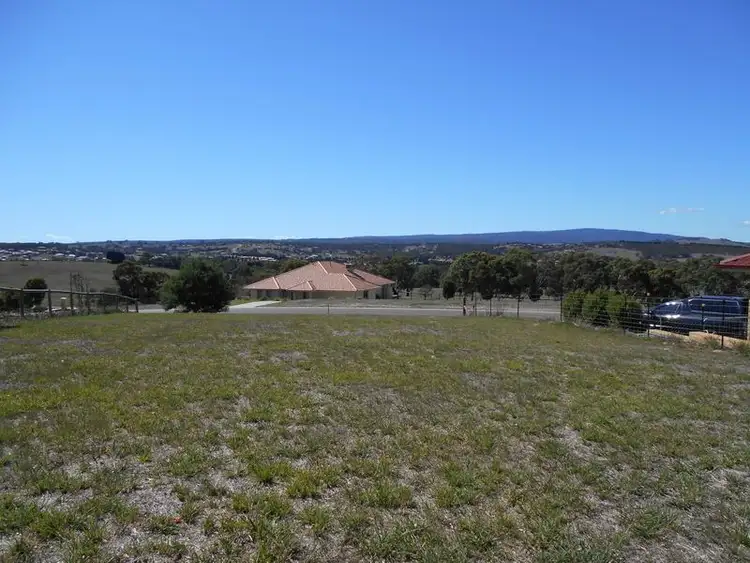 4 Carmelo Court, Hidden Valley VIC 3756