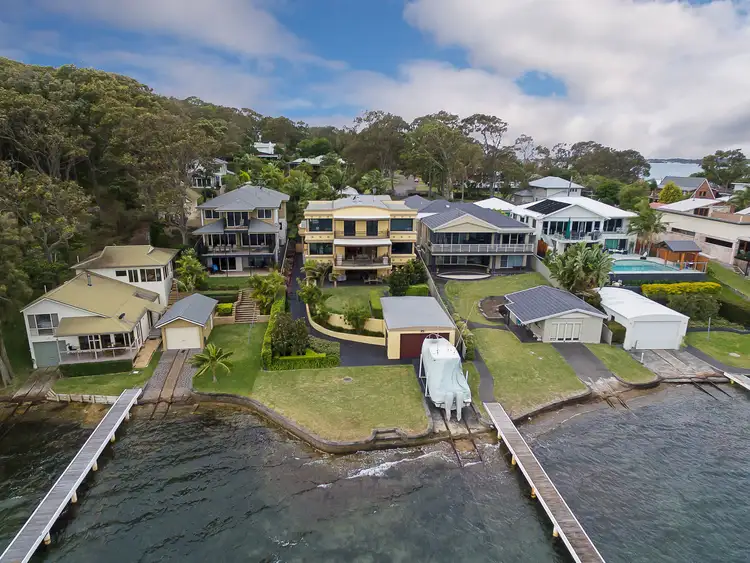 5 Grant Road, Coal Point NSW 2283