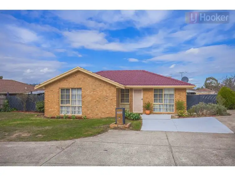 11 Wattle Close, Meadow Heights VIC 3048