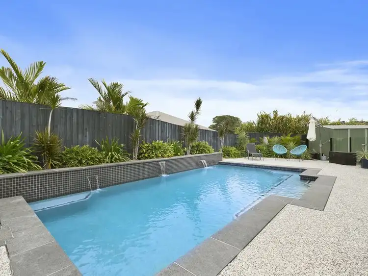 7 Peckham Court, Pacific Pines QLD 4211
