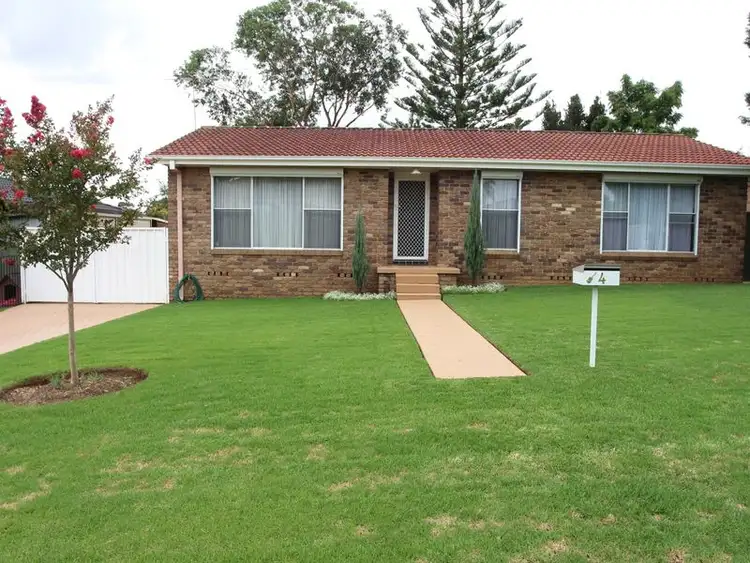 4 Irene Place, Ingleburn NSW 2565