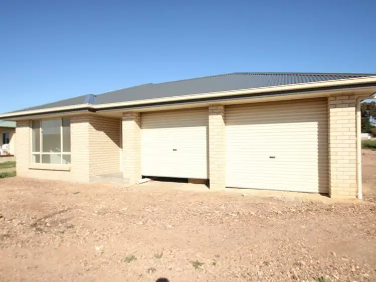 25 Chapple Street, Moonta Bay SA 5558
